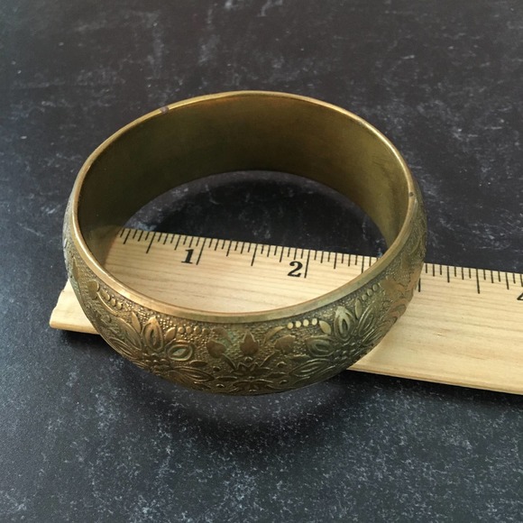 Gold brass floral etched wide bangle bracelet - Picture 6 of 9